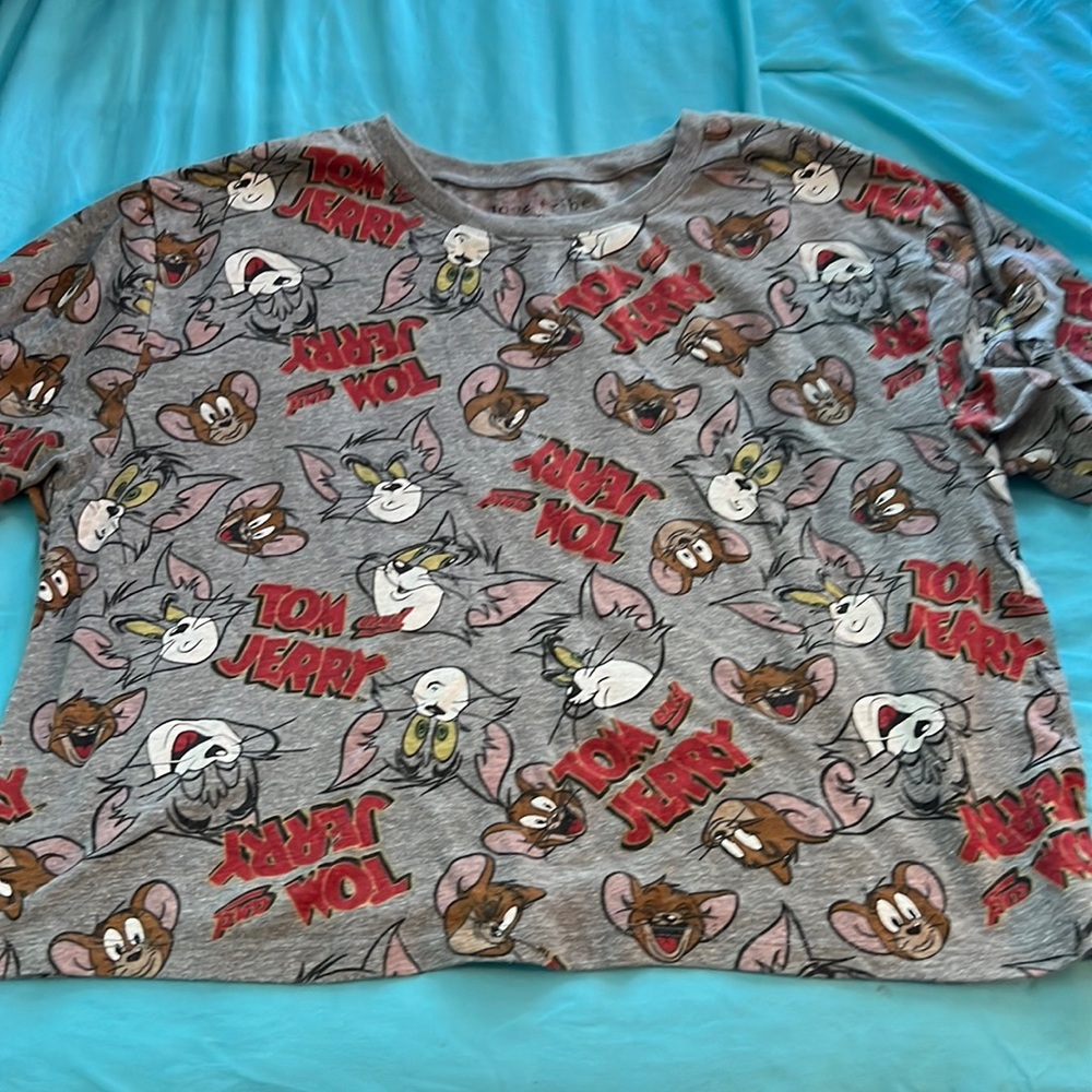 Women’s Tom & Jerry shirt
